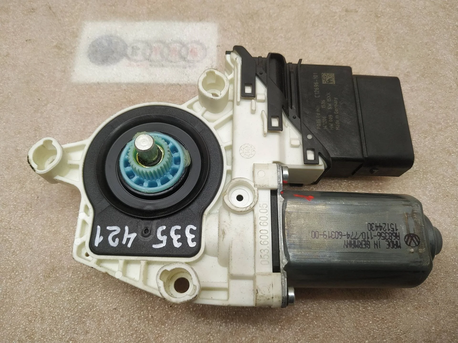 Моторчик стеклоподъемника двери Volkswagen Tiguan