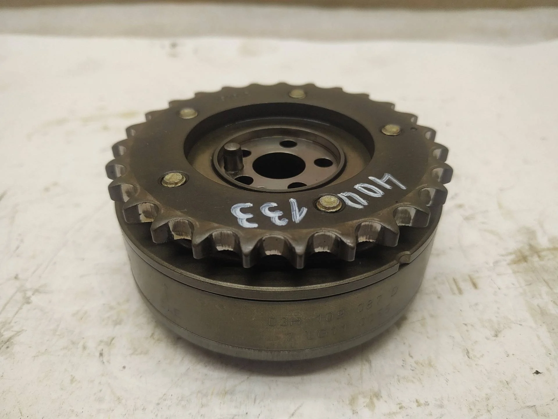 шестерня изменения фаз грм Volkswagen Touareg 2 7P6 2012