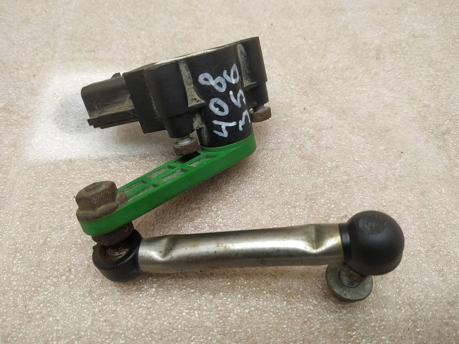 датчик дорожного просвета задний Volkswagen Touareg 2 7P6 2013