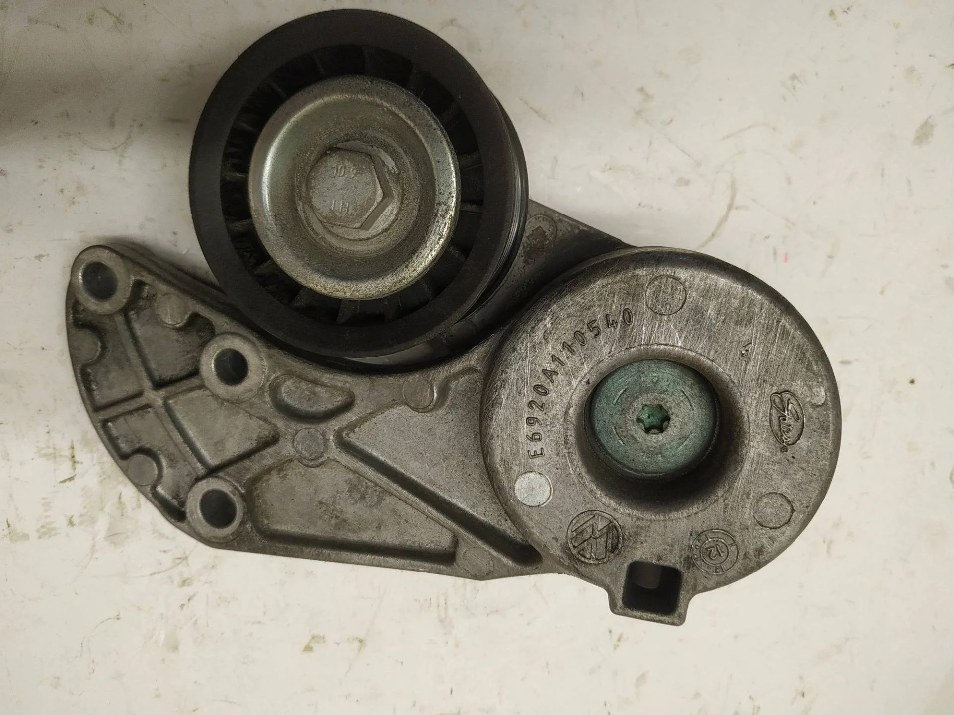 Натяжной механизм Volkswagen Touareg 2 7P6 2013