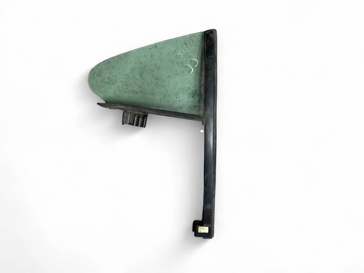 Стекло двери (форточка) Volkswagen Passat CC  2014