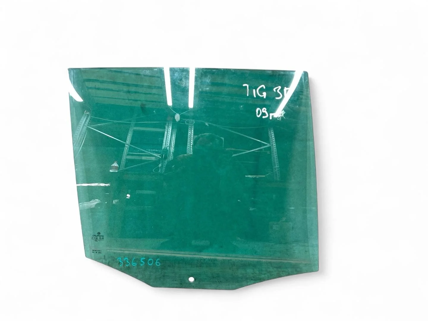 стекло двери задней правой Volkswagen Tiguan  2009