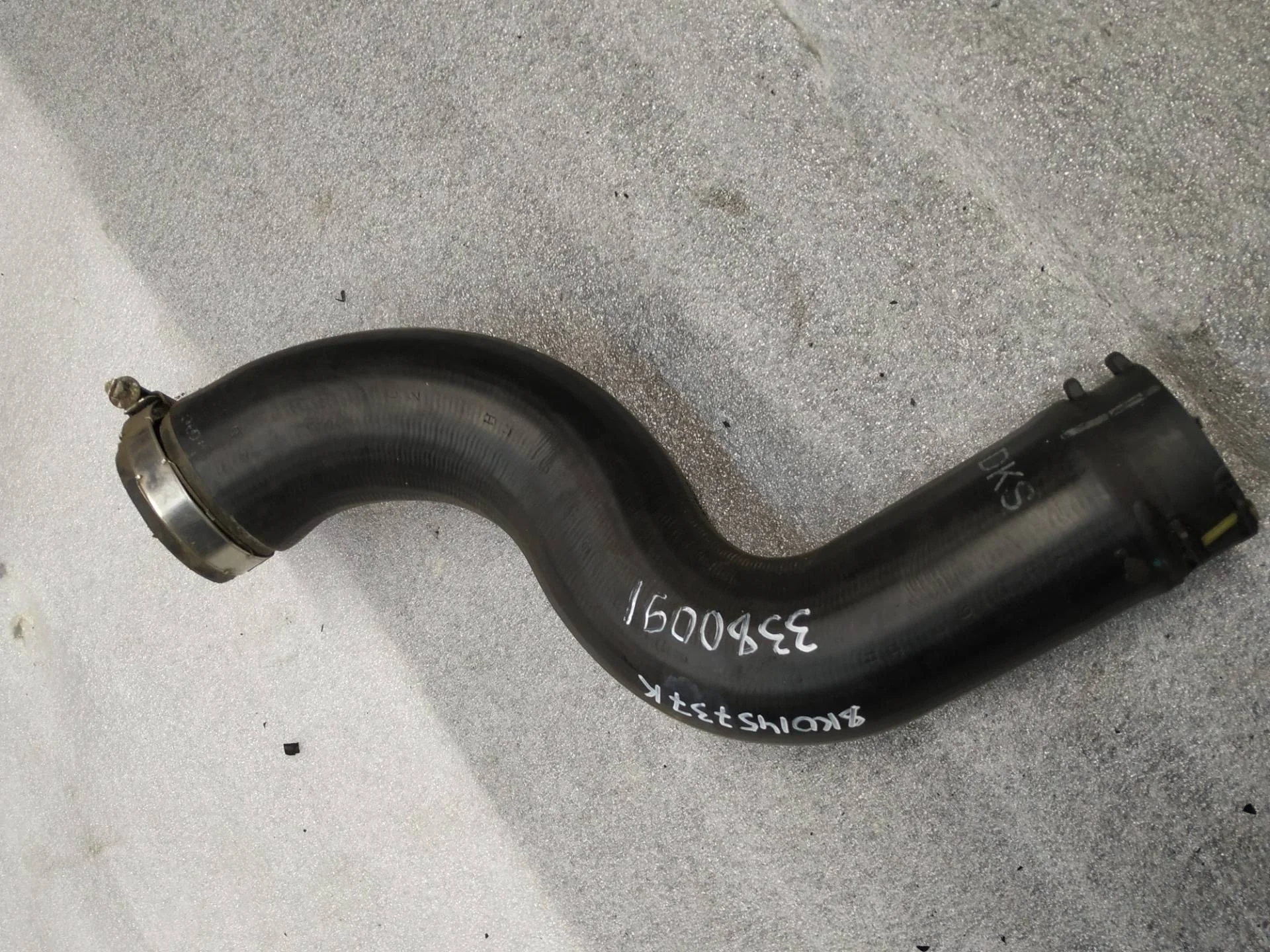 патрубок интеркулера левый Audi A4 B8/8K