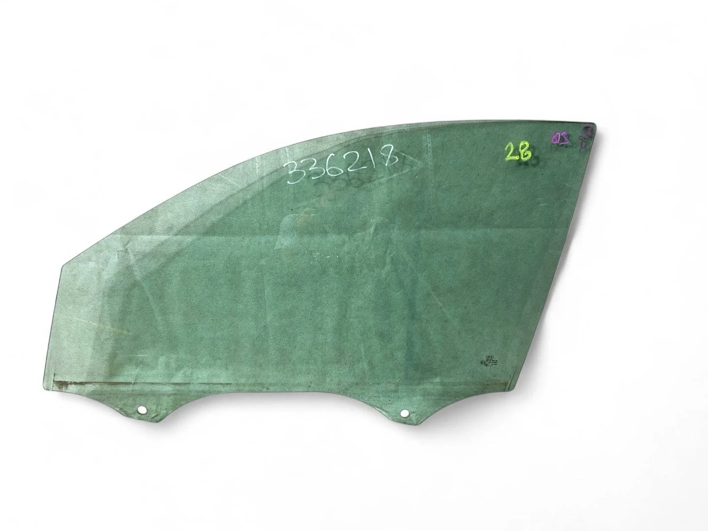 стекло двери передней левой Audi Q3 8U  2017