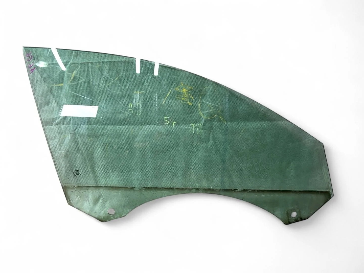 стекло двери передней правой Audi A6 4F/C6