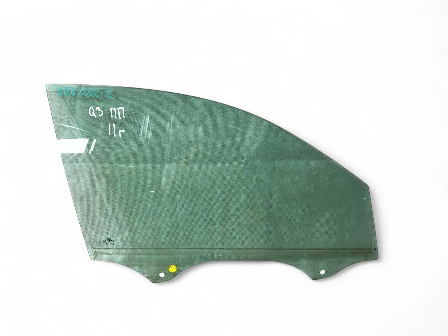 стекло двери передней правой Audi Q3 8U