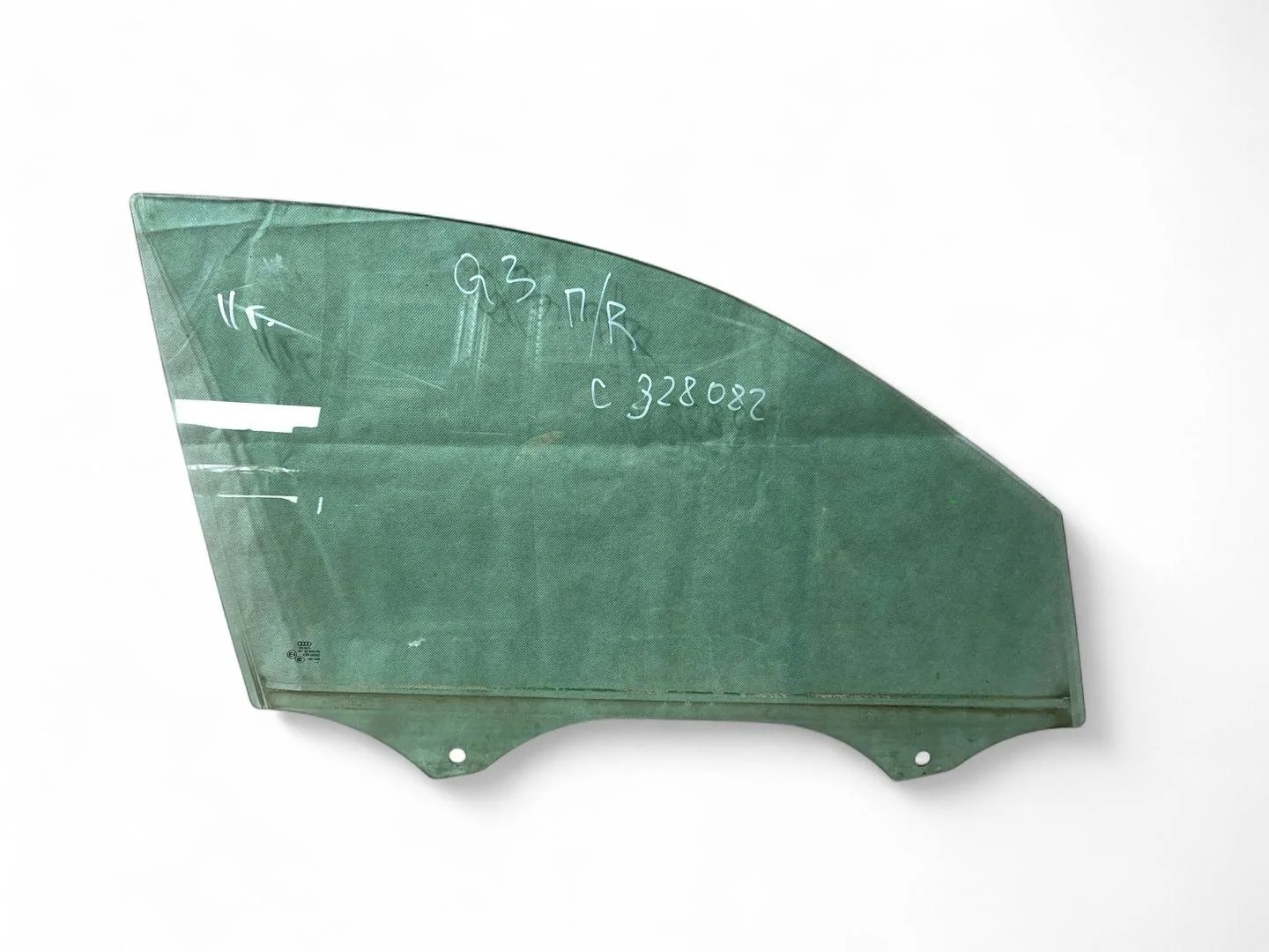 стекло двери передней правой Audi Q3 8U