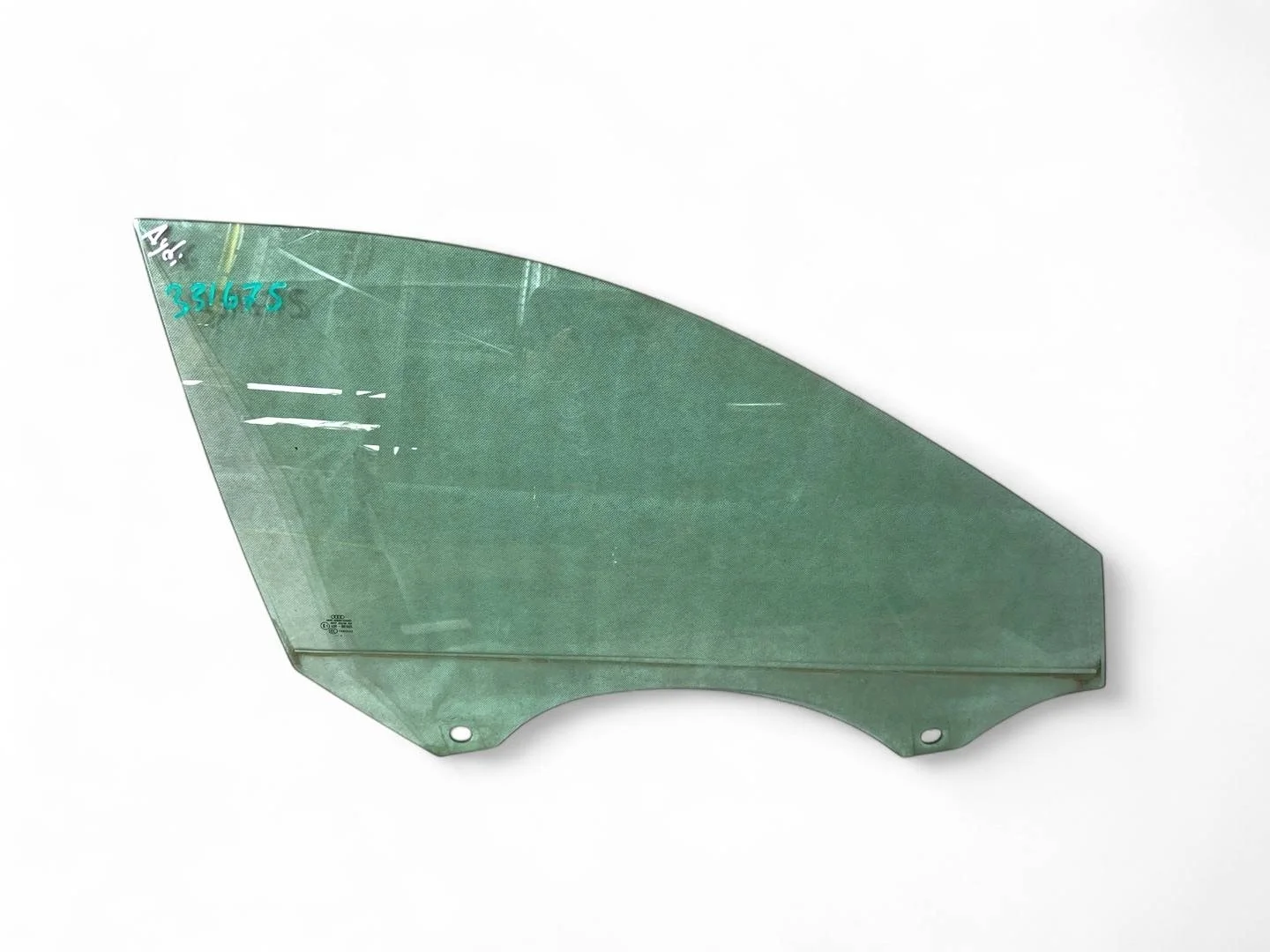 стекло двери передней правой Audi A3 8P/8PA  2009