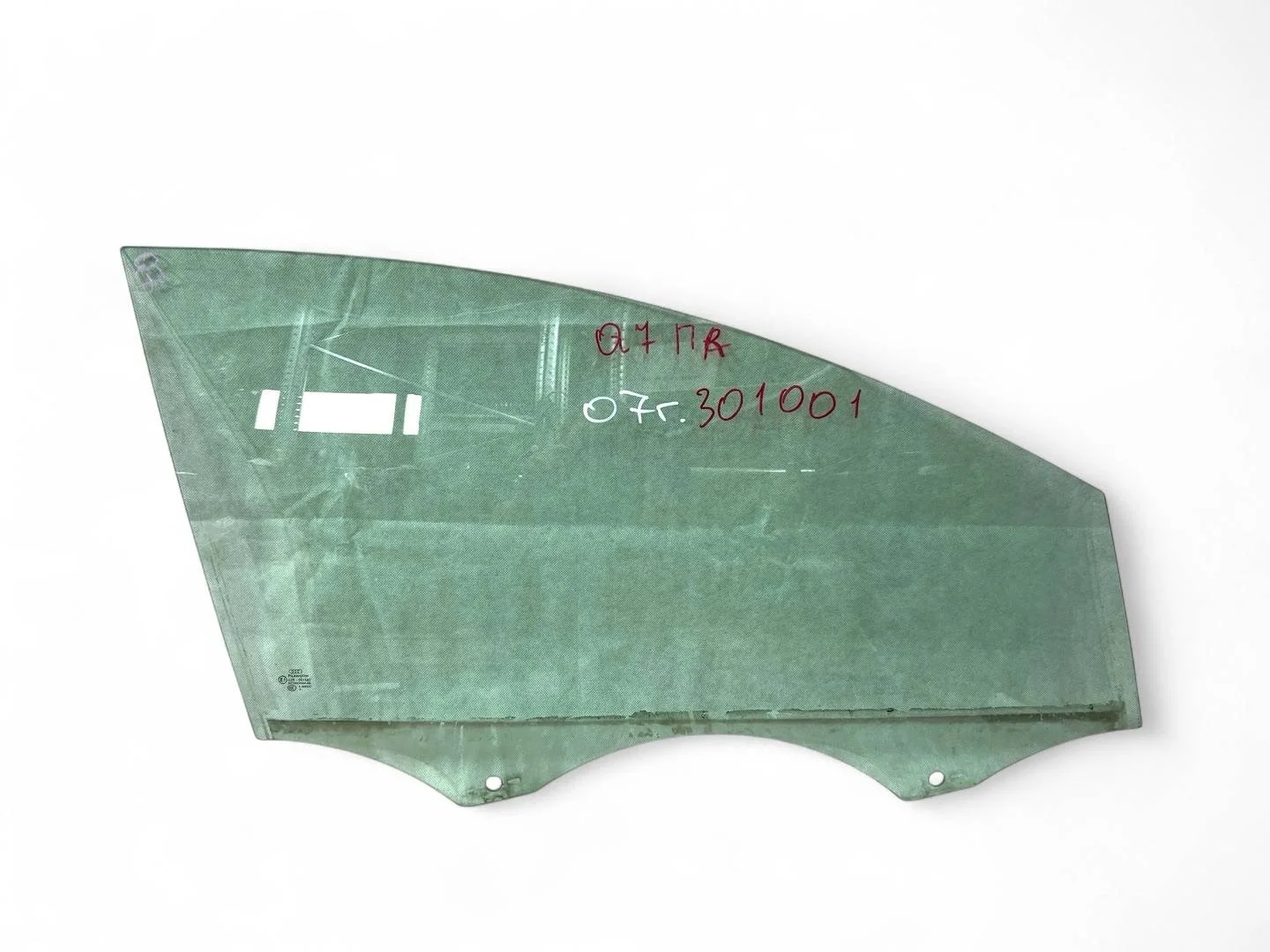 стекло двери передней правой Audi Q7 4L  2008