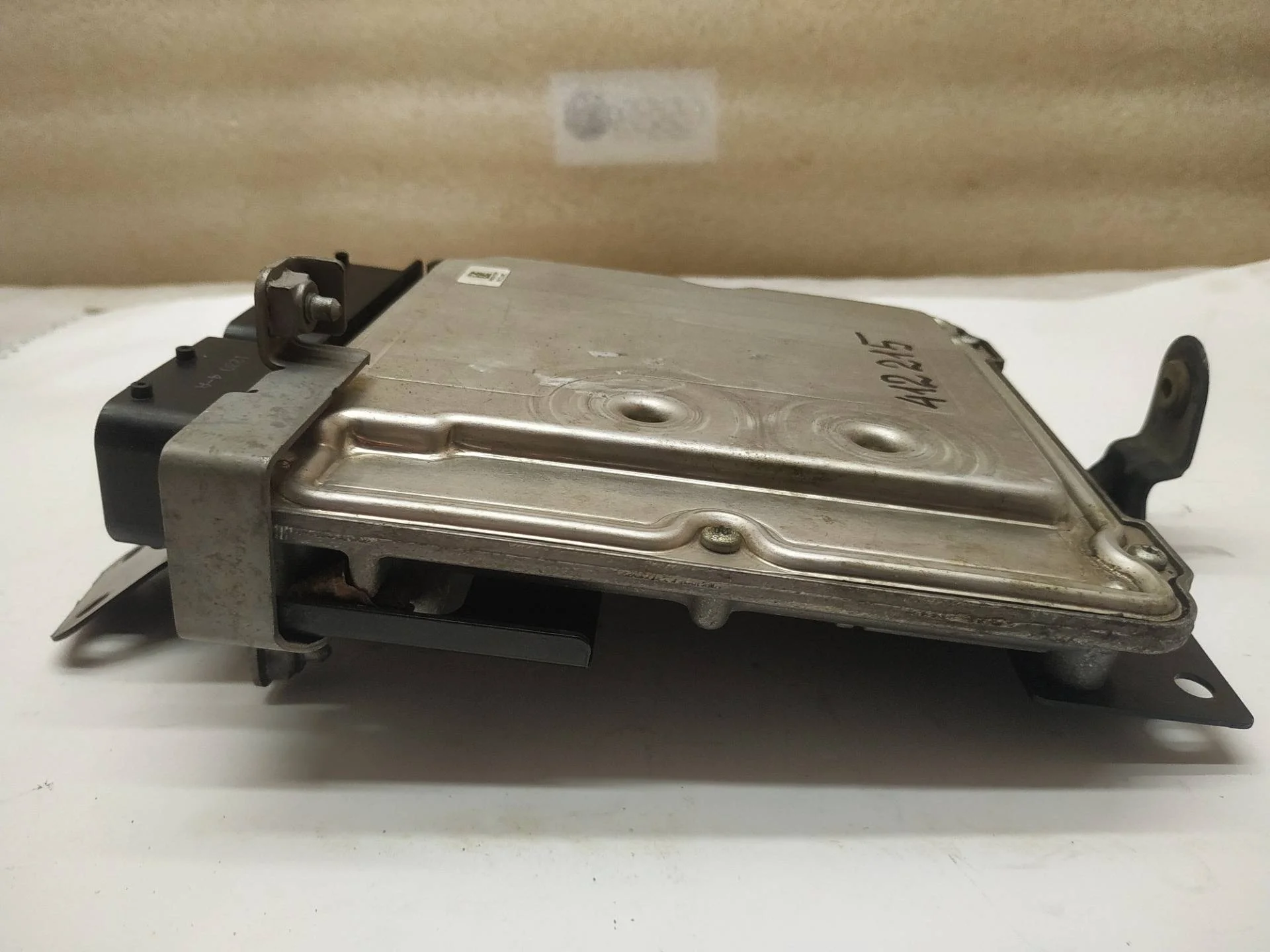 блок управления двигателем Volkswagen Touareg 7P6 2011