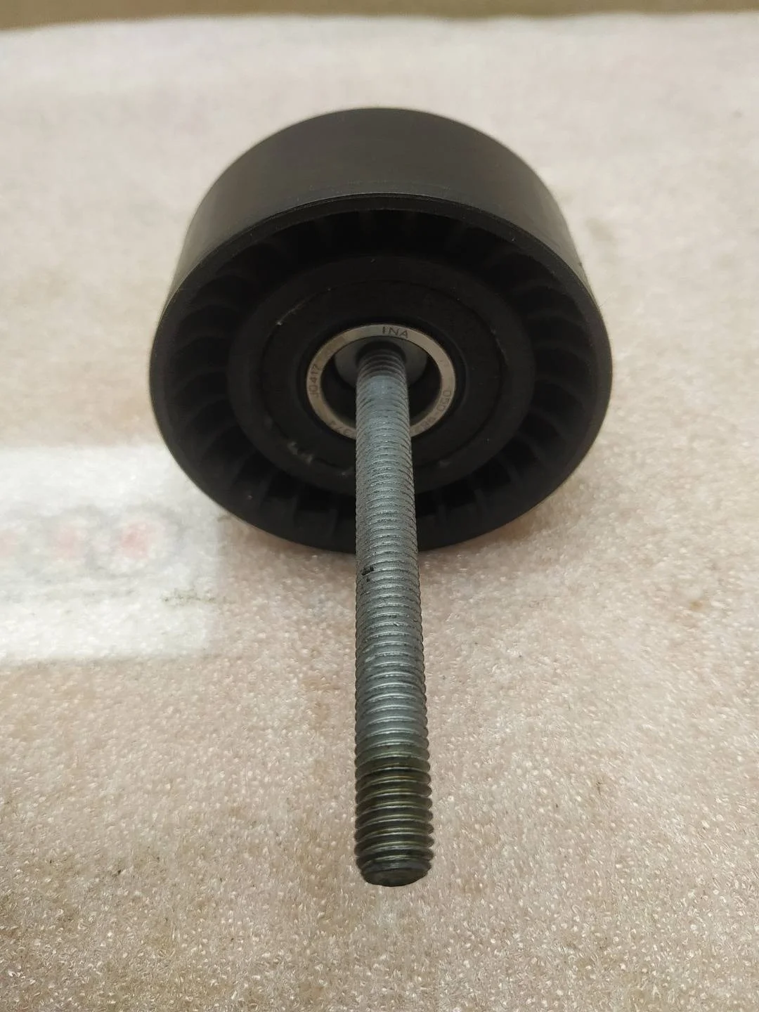 Ролик дополнительный руч. Ремня Volkswagen Touareg 2 7P6 2013