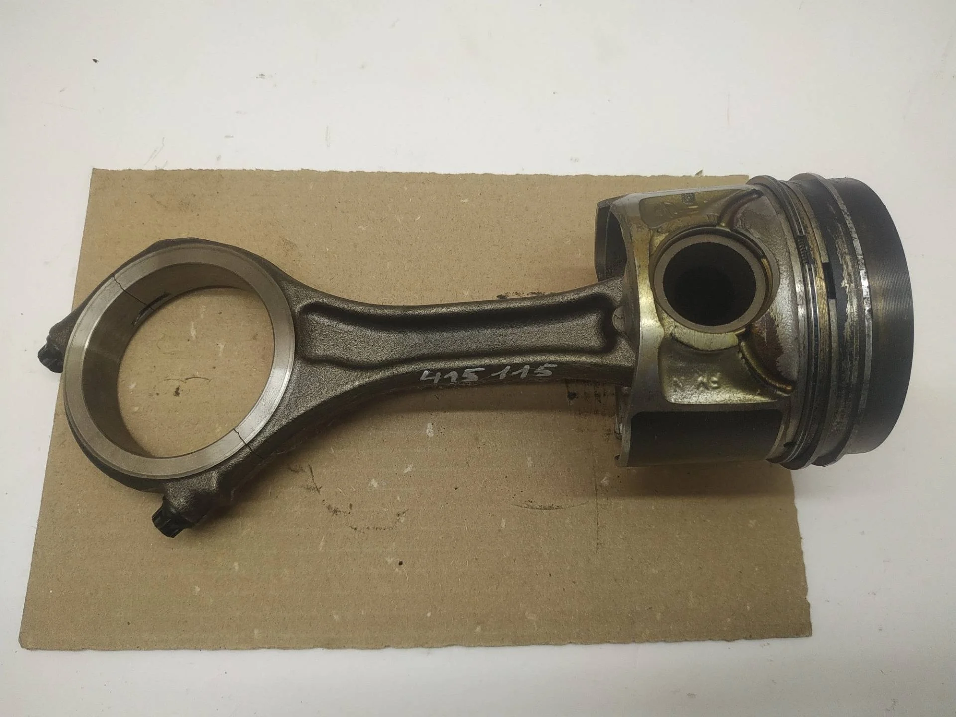 поршень Volkswagen Touareg 2 7P6 2013