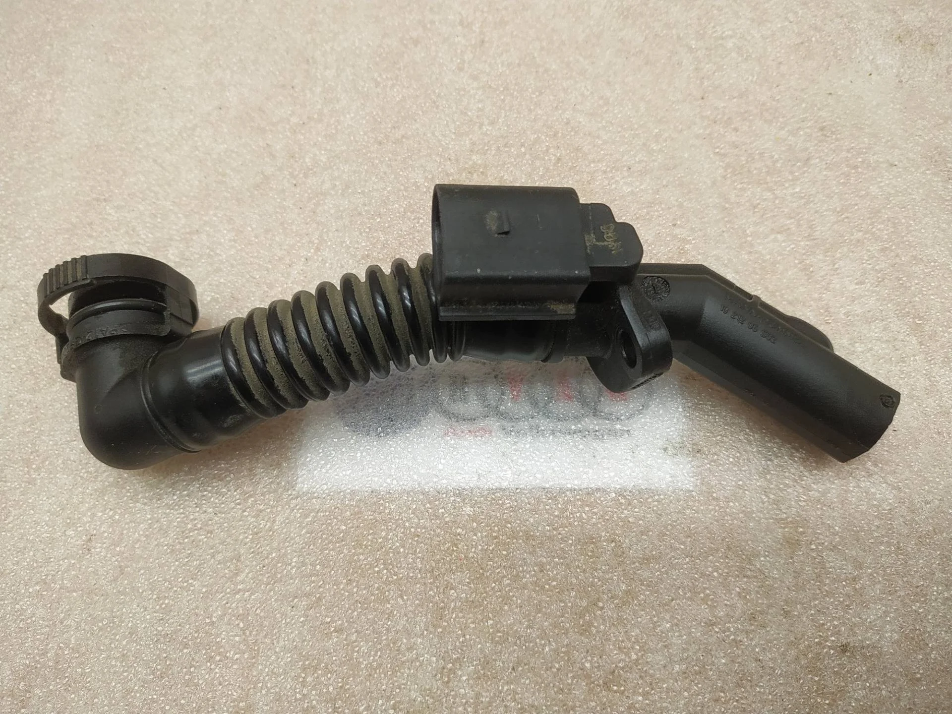 патрубок (трубопровод, шланг) Volkswagen Touareg 7P6 2012