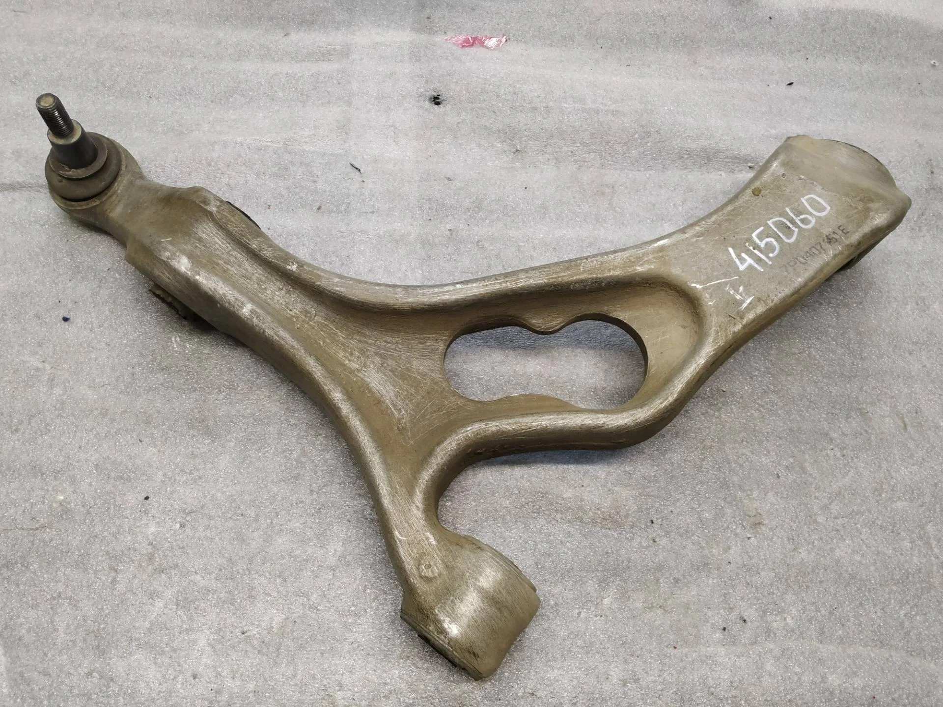 рычаг передний левый Volkswagen Touareg 2 7P6 2013