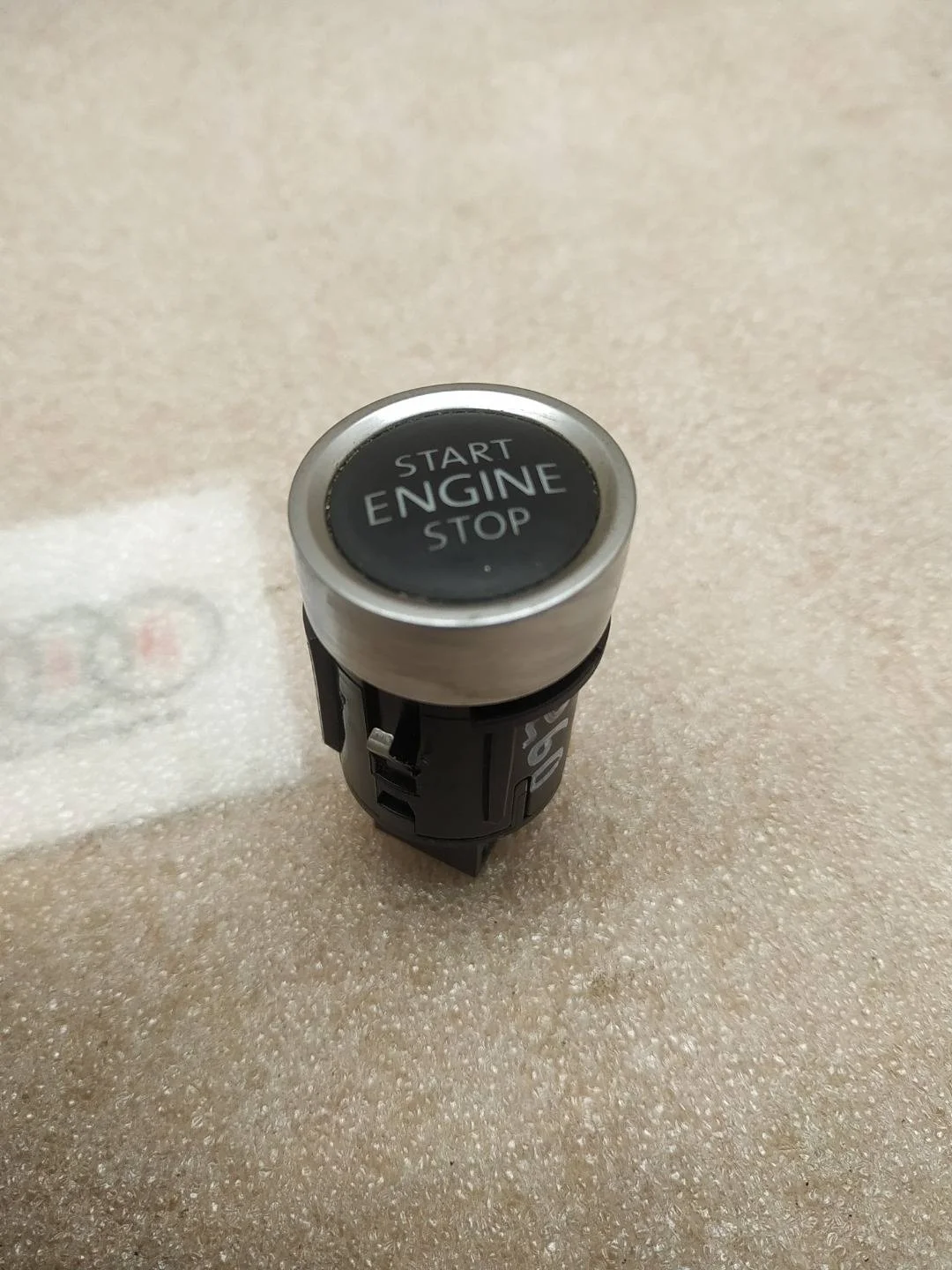 кнопка запуска двигателя Volkswagen Touareg 2 7P6 2011