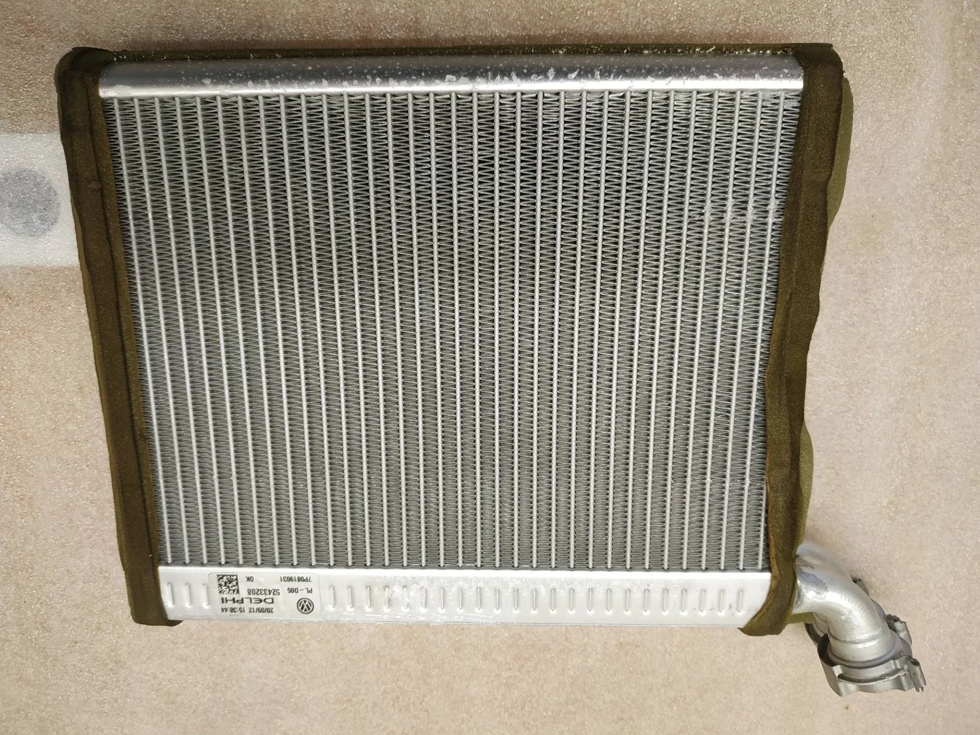 радиатор отопителя (печки) Volkswagen Touareg 2 7P6 2013