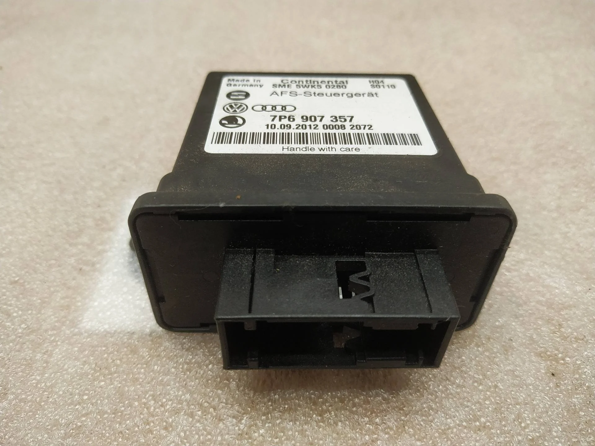 блок регулировки угла наклона фар Volkswagen Touareg 2 7P6 2013