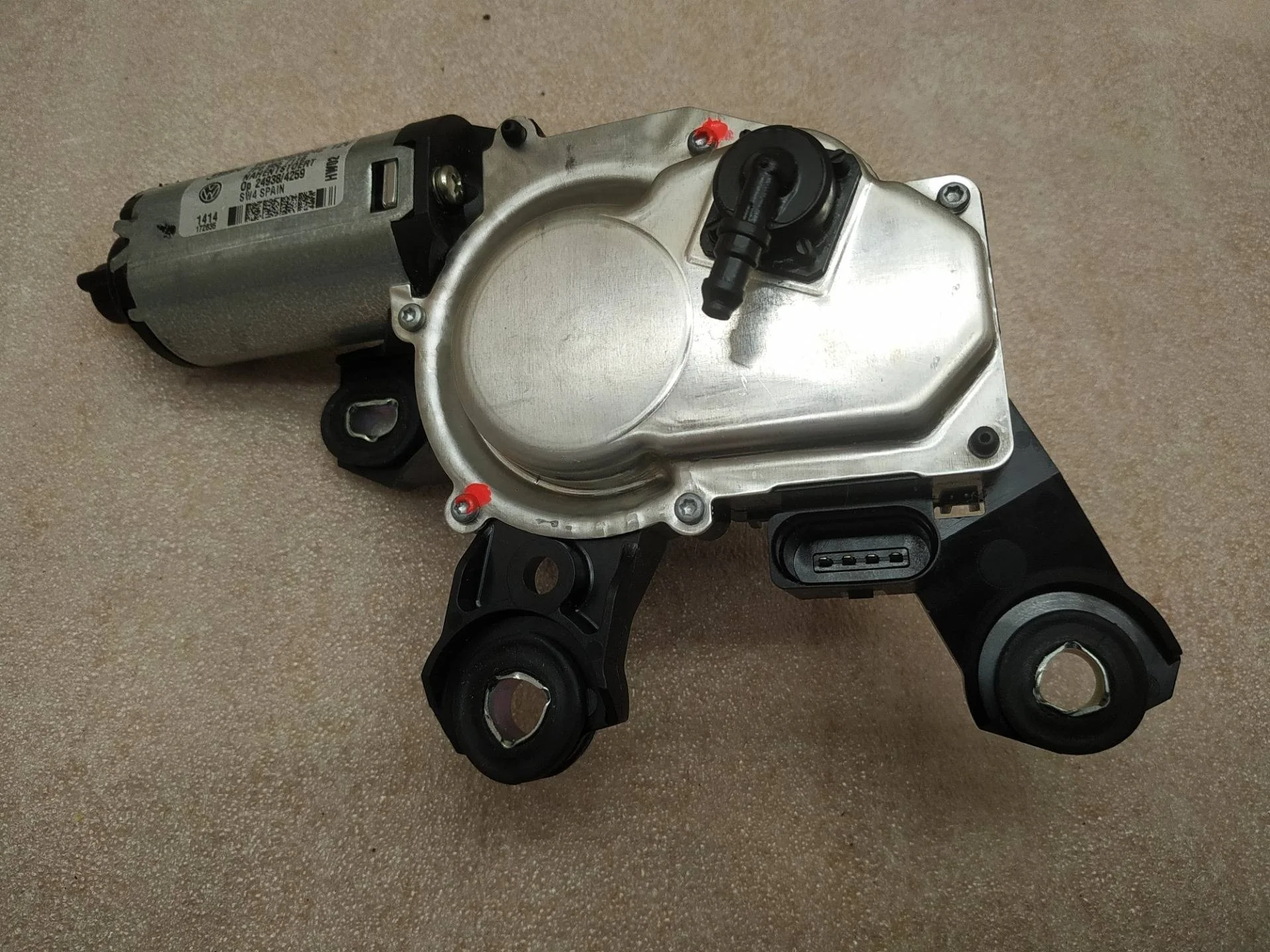 моторчик трапеции дворников (стеклоочистителя) Volkswagen Touareg 2 7P6 2015