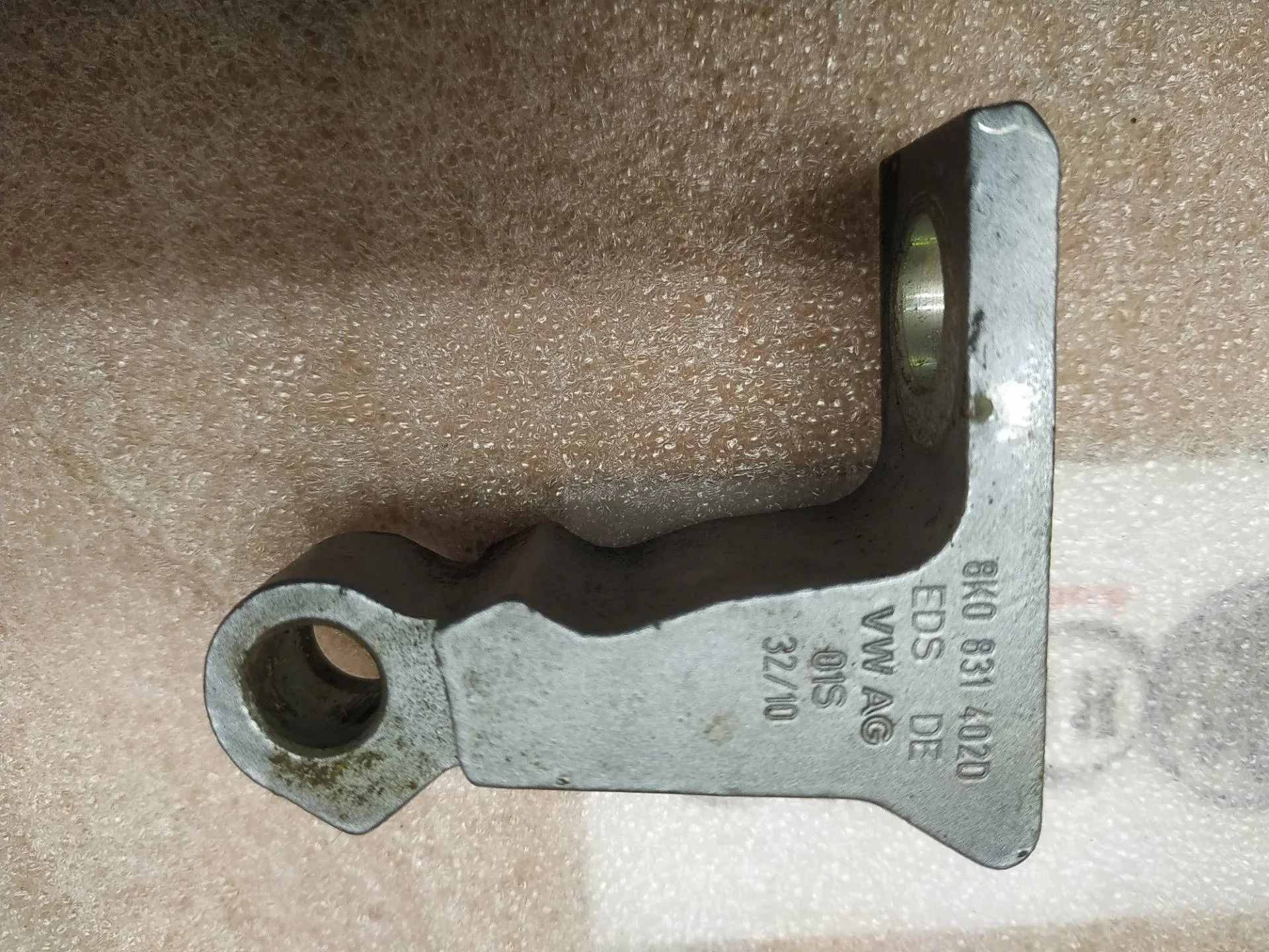 петля двери правой Audi A5 8T 8T 2010