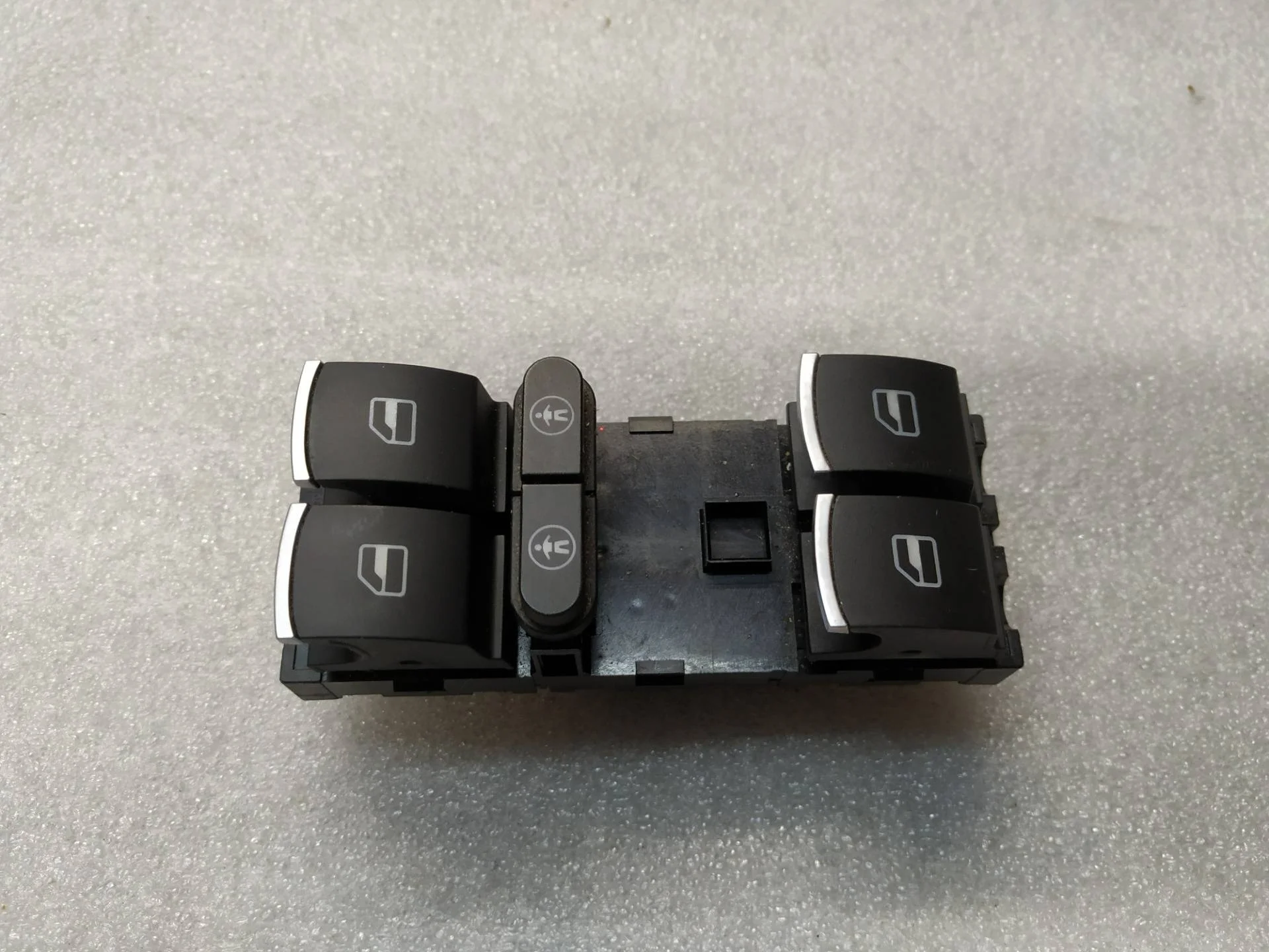 кнопка стеклоподъемника двери передней левой Volkswagen Touareg 2 7P6 2011