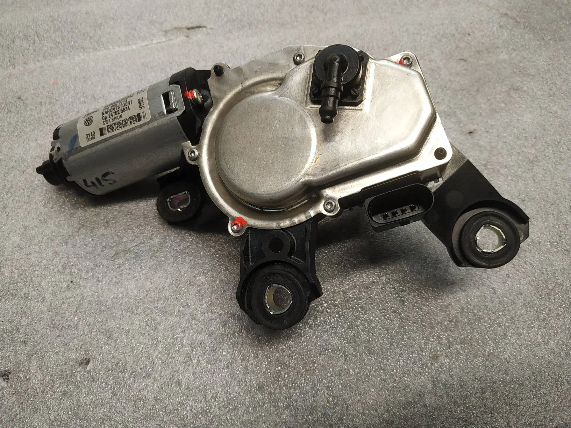 моторчик трапеции дворников (стеклоочистителя) Volkswagen Touareg 2 7P6 2013