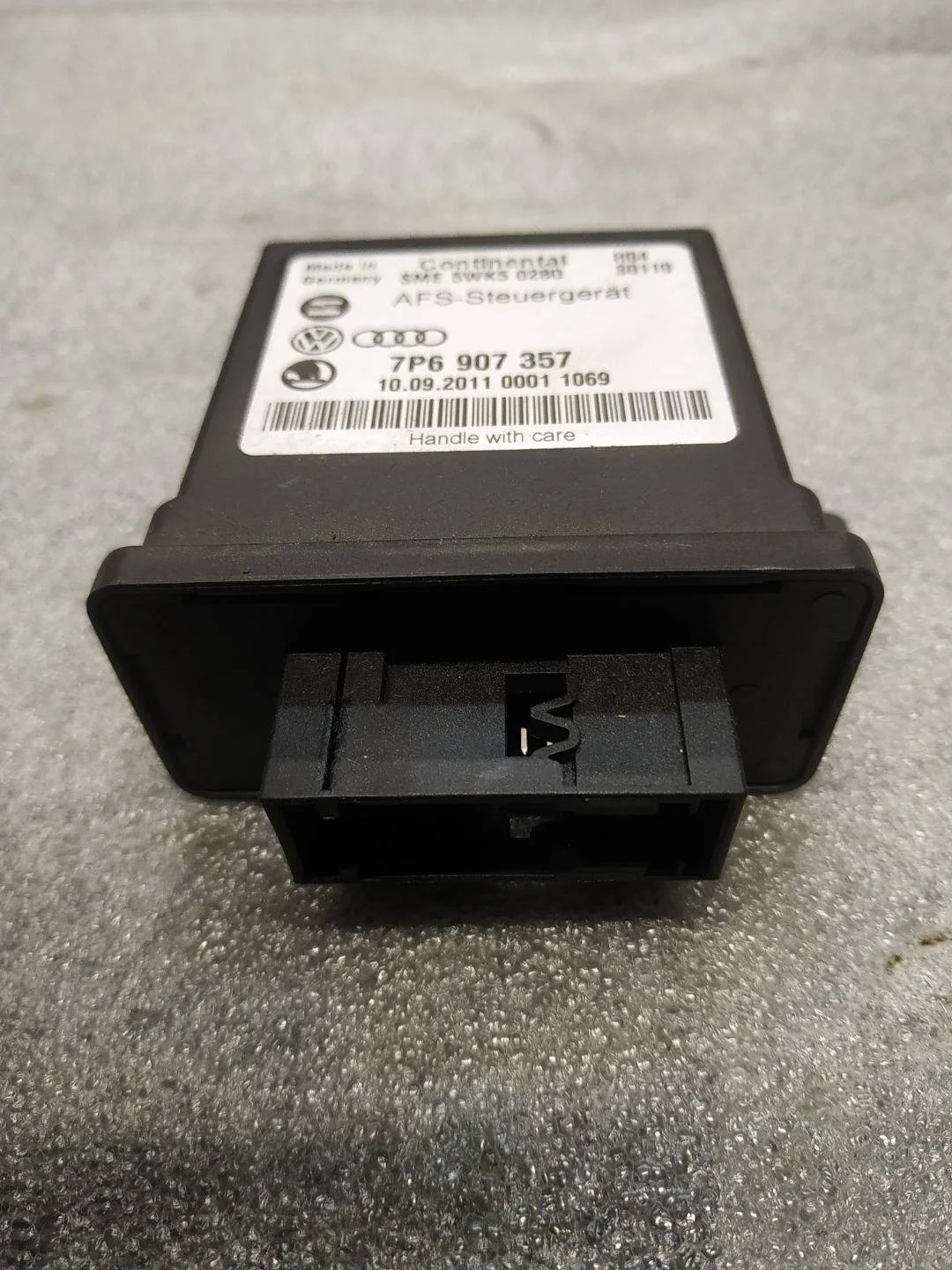 блок регулировки угла наклона фар Volkswagen Touareg 7P6 2012