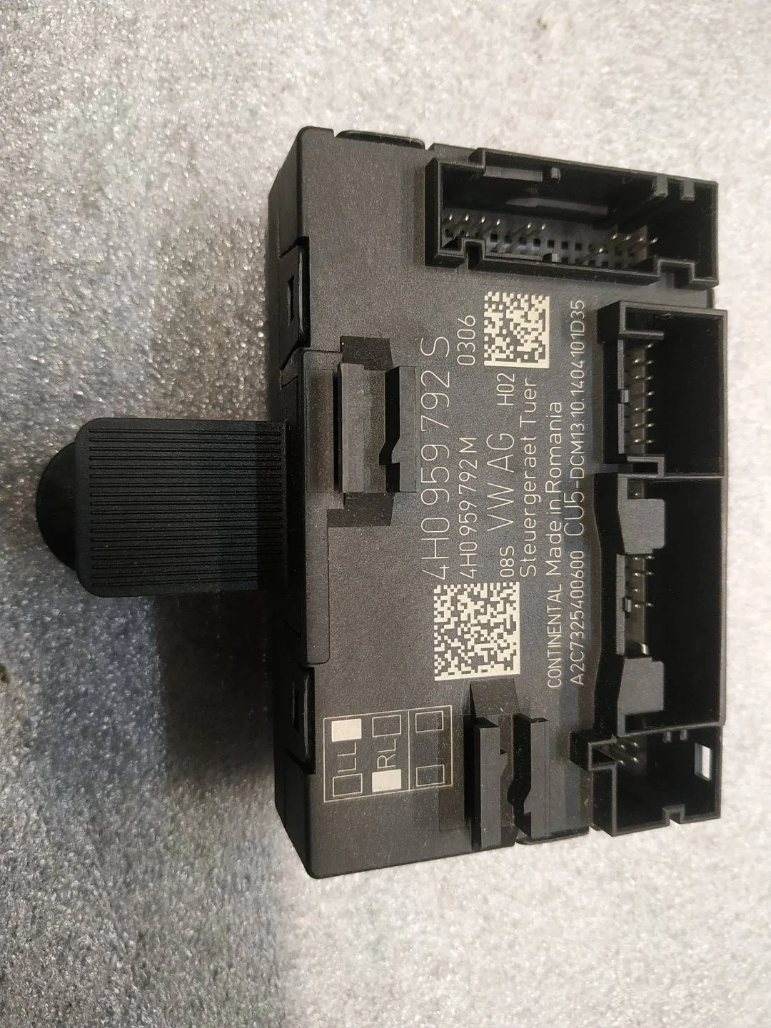 модуль управления двери передней правой Volkswagen Touareg 2 7P6 2015