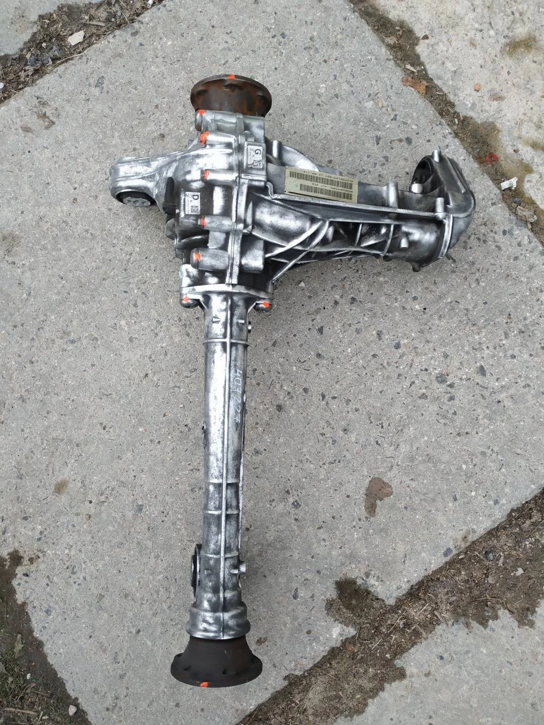 редуктор переднего моста Volkswagen Touareg 2 7P6 2012