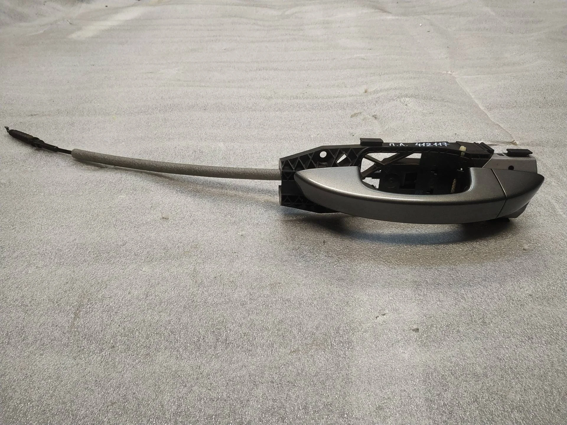 ручка наружная двери передней левой Volkswagen Touareg 7P6 2011