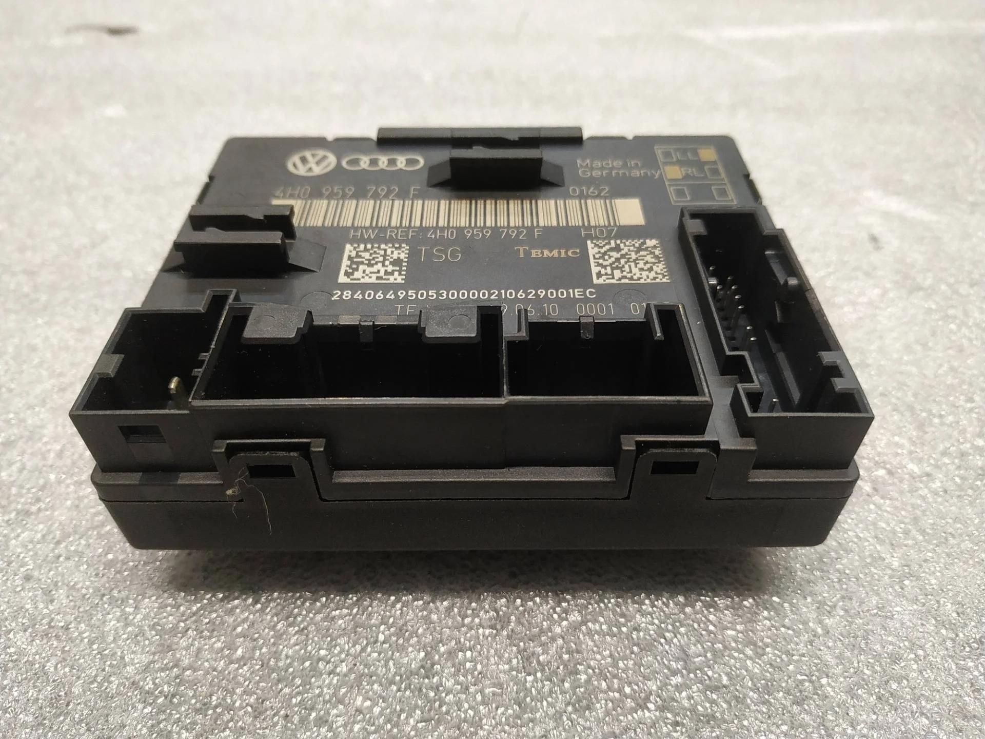 модуль управления двери передней правой Volkswagen Touareg 7P6 2011