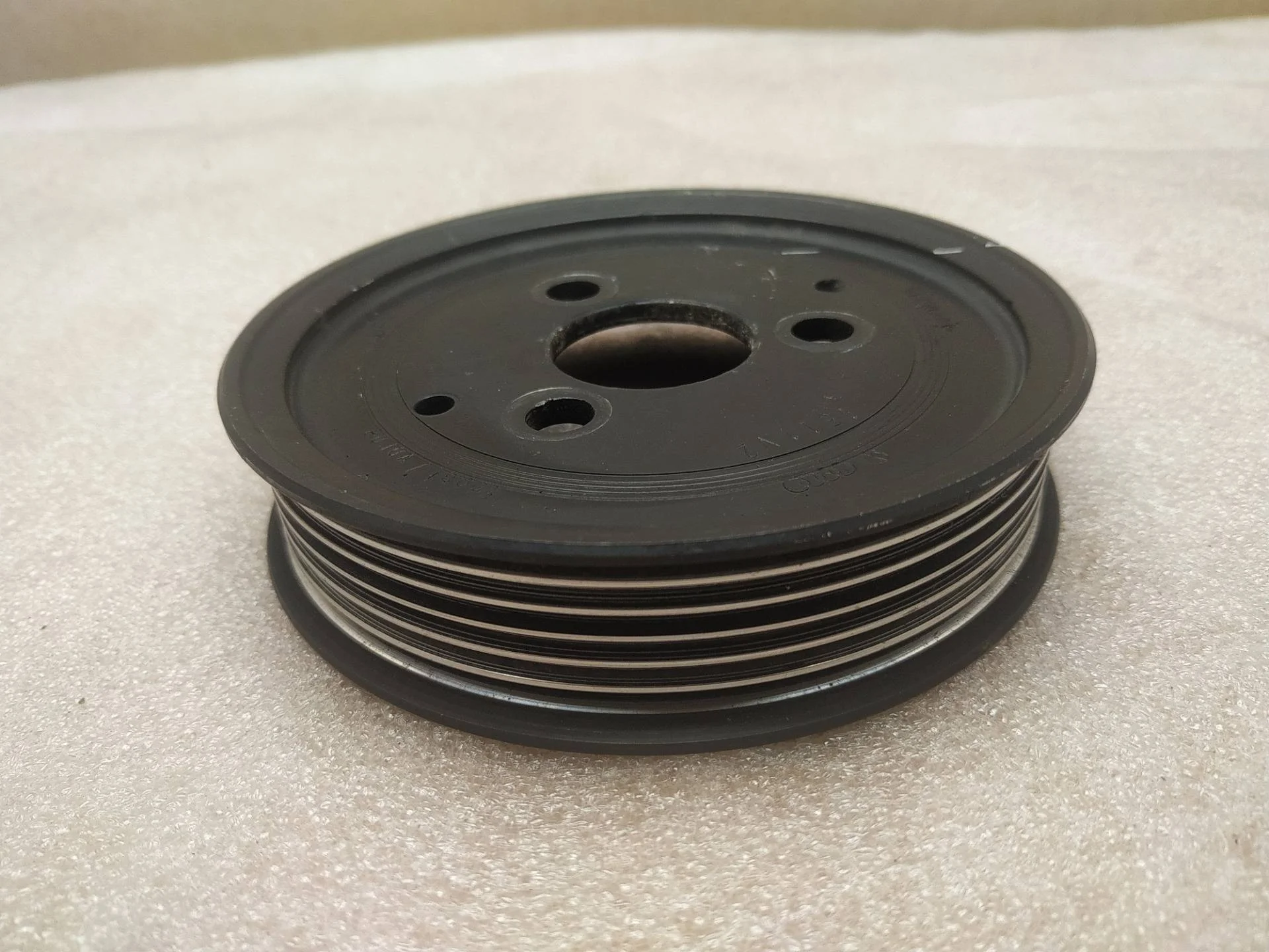 шкив насоса гидроусилителя Volkswagen Touareg 2 7P6 2012