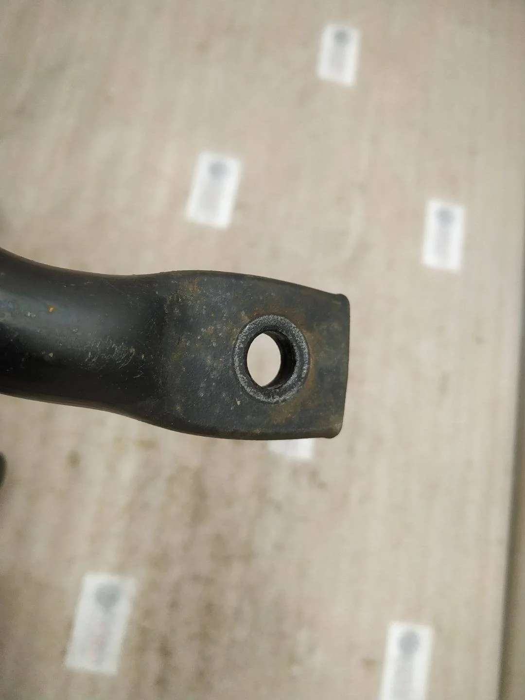 стабилизатор задний Volkswagen Touareg 7P6 2011