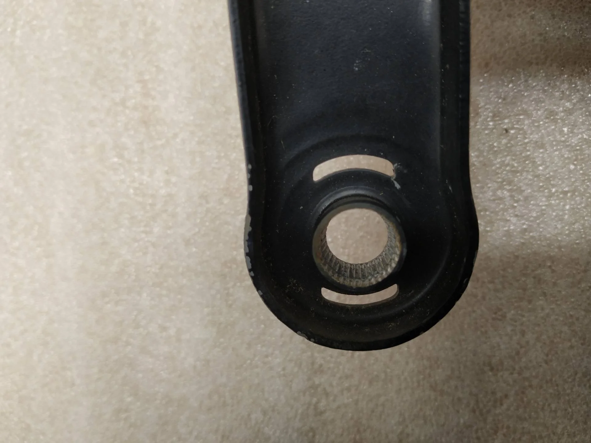 поводок стеклоочистителя правый Volkswagen Touareg 7P6 2012