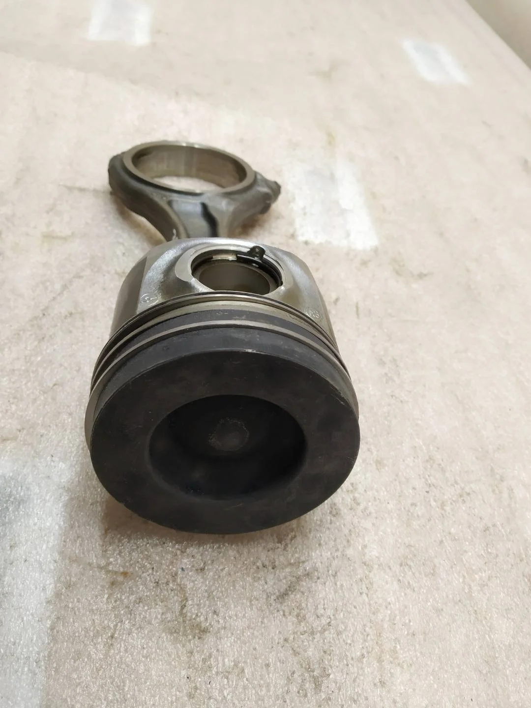 поршень Volkswagen Touareg 2 7P6 2012