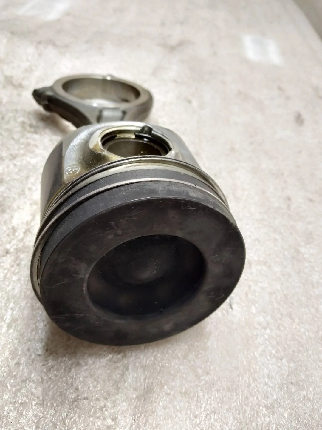 поршень Volkswagen Touareg 2 7P6 2012