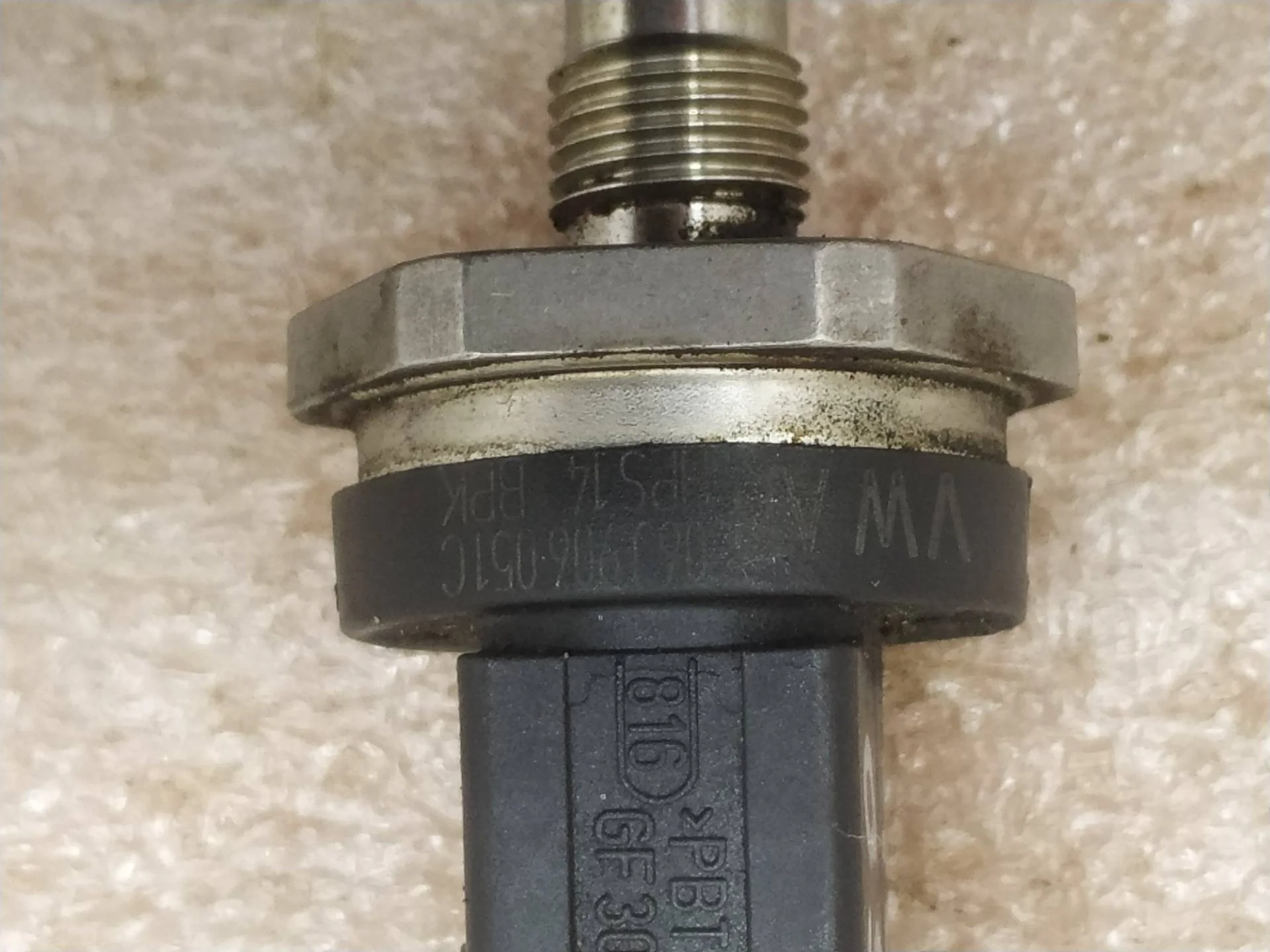 датчик давления топлива Volkswagen Touareg 2 7P6 2014