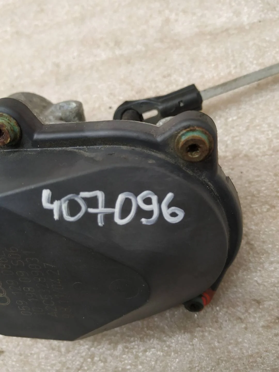 механизм изменения длины впускного коллектора Volkswagen Touareg 2 7P6 2012