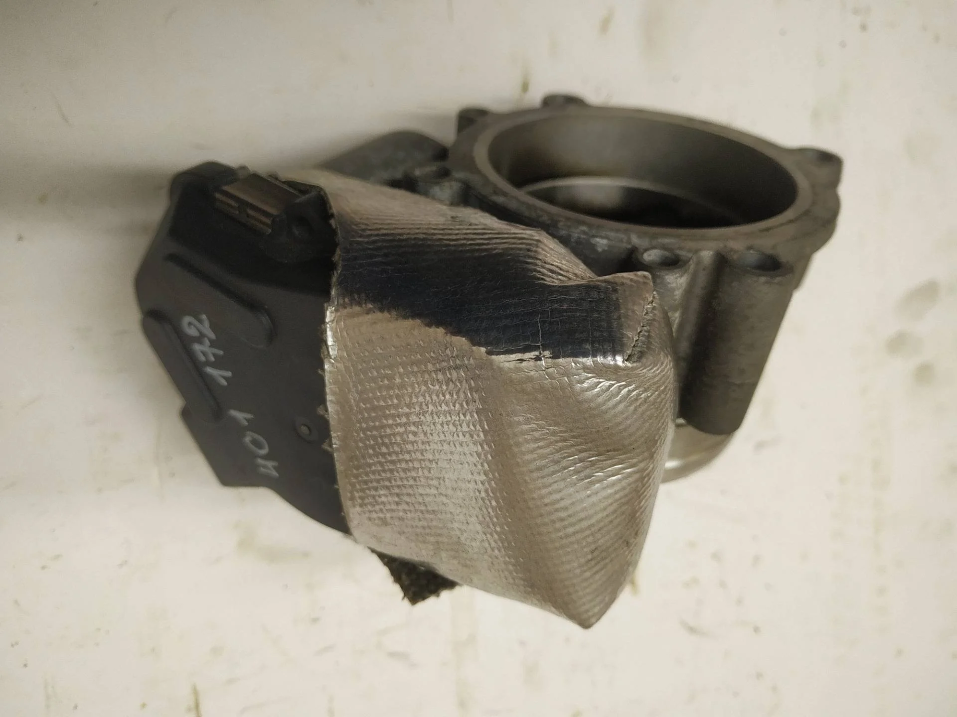 дроссельная заслонка Volkswagen Touareg 2 7P6 2013