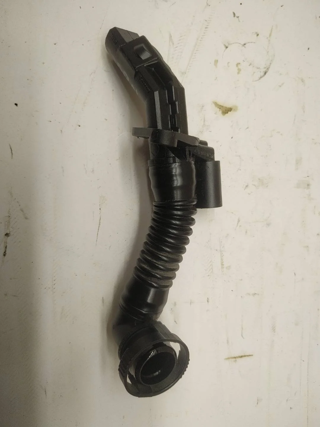 патрубок (трубопровод, шланг) Volkswagen Touareg 2 7P6 2013