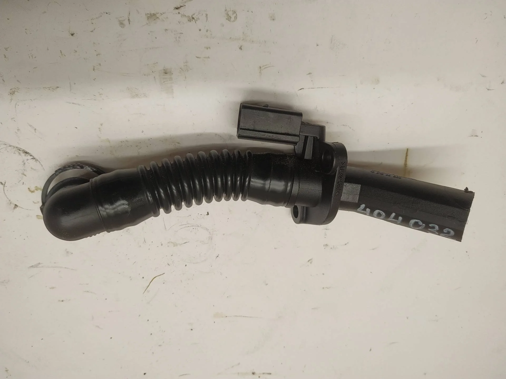 патрубок (трубопровод, шланг) Volkswagen Touareg 2 7P6 2011