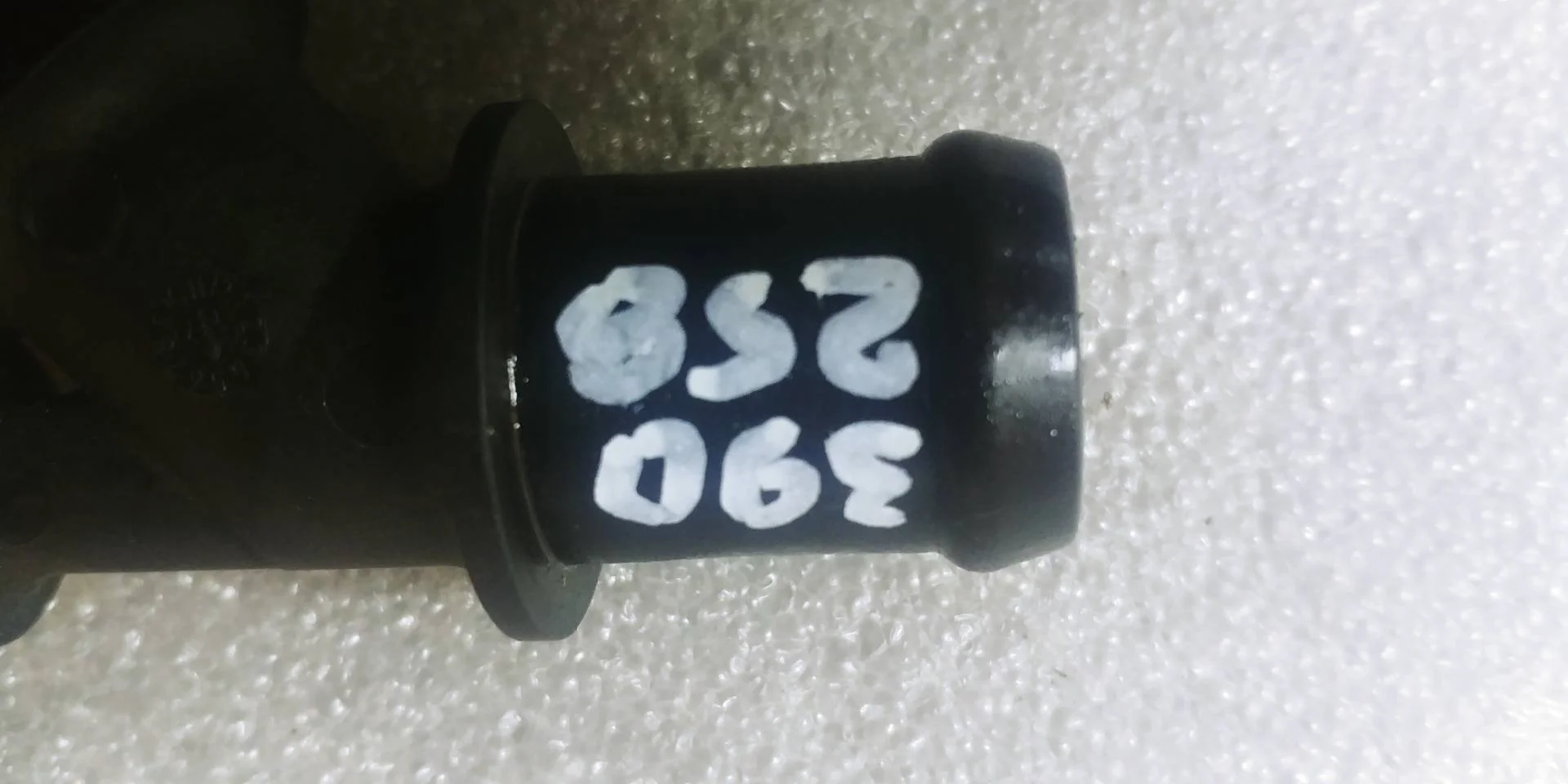 фланец (тройник) системы охлаждения Volkswagen Touareg 2 7P6 2013