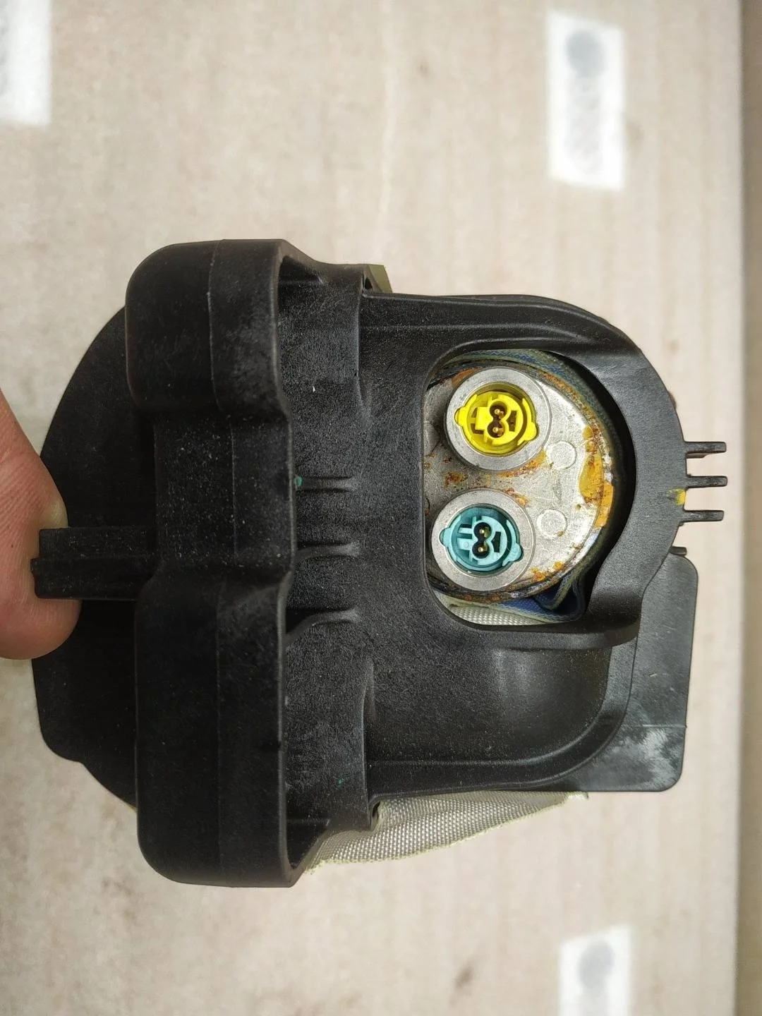 подушка безопасности пассажира Volkswagen Touareg 2 7P6 2012