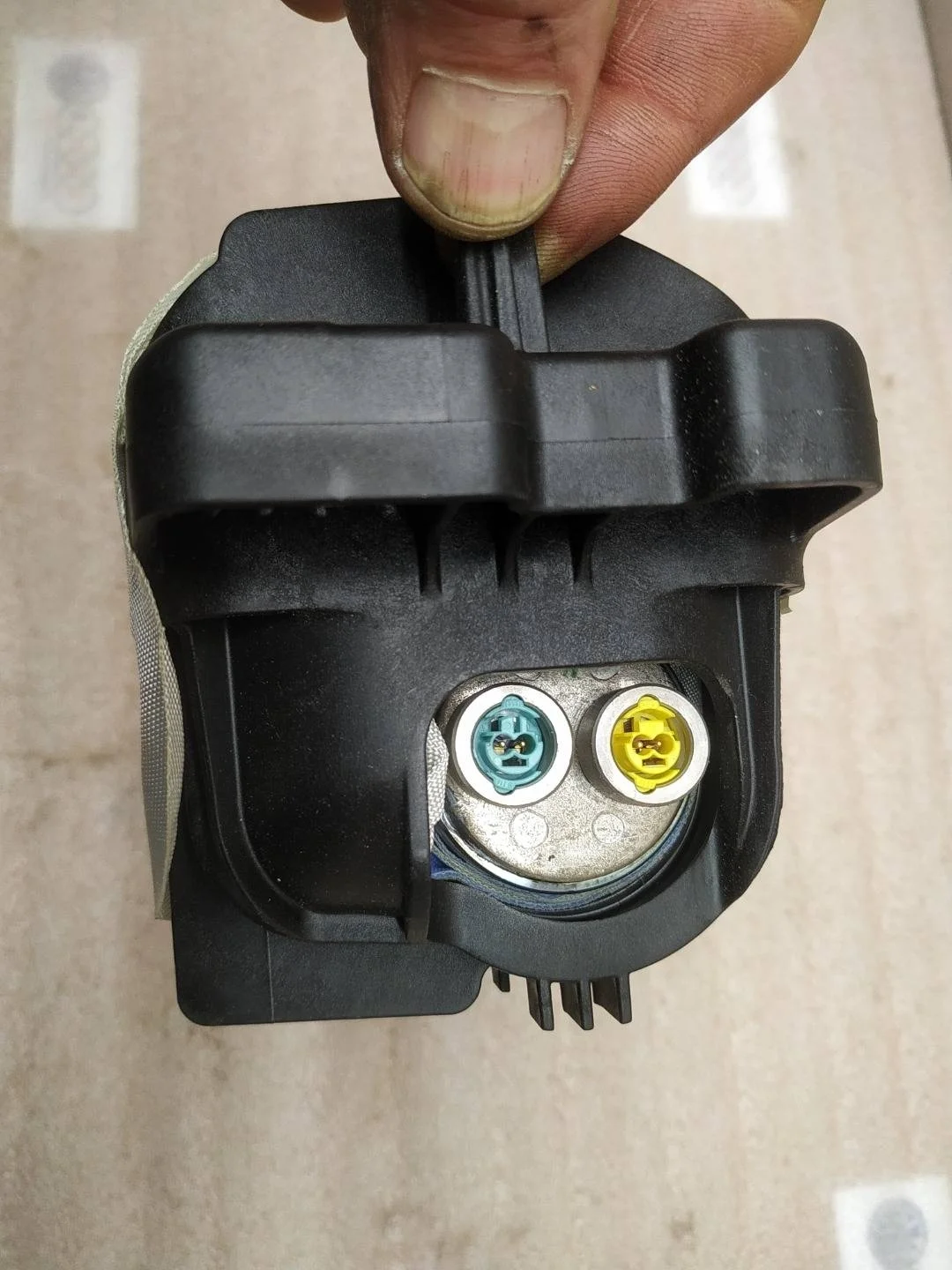 подушка безопасности пассажира Volkswagen Touareg 2 7P6 2011