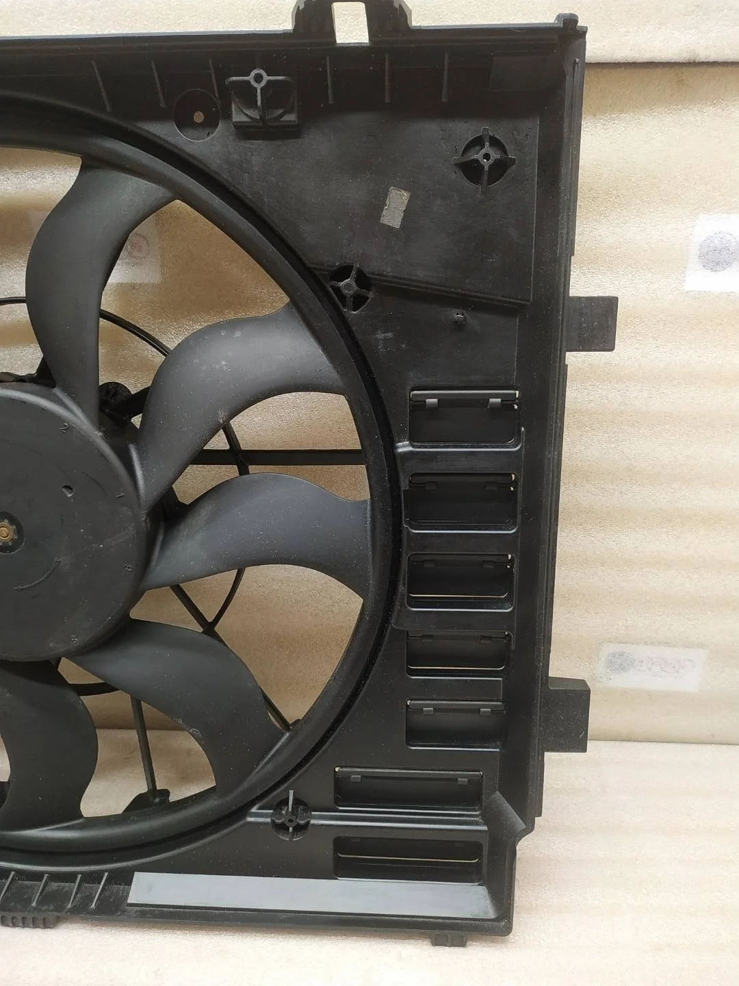 Вентиляторы радиатора Volkswagen Touareg 2 7P6 2011