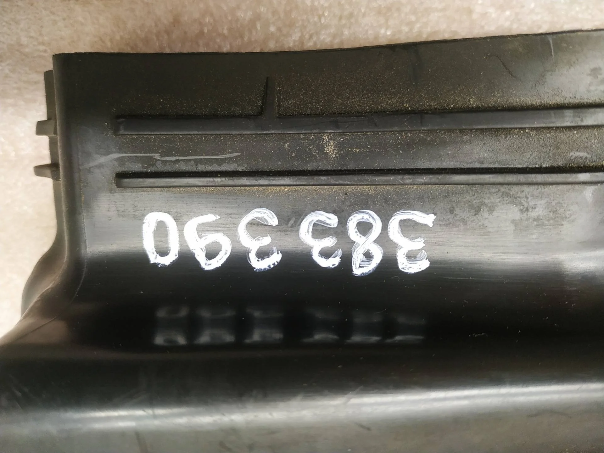 воздухозаборник Volkswagen Touareg 2 7P6 2014