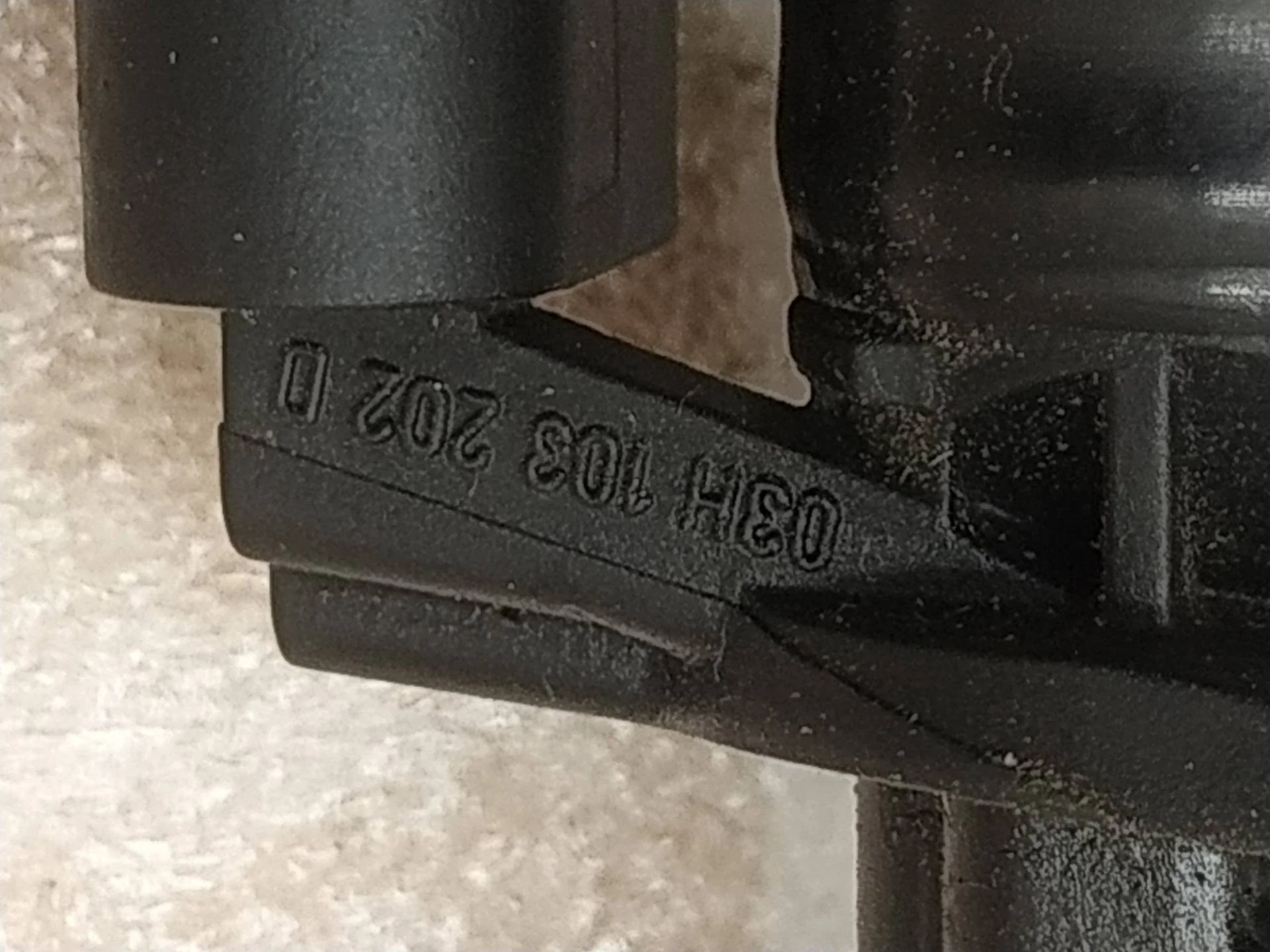 патрубок (трубопровод, шланг) Volkswagen Touareg 2 7P6 2011