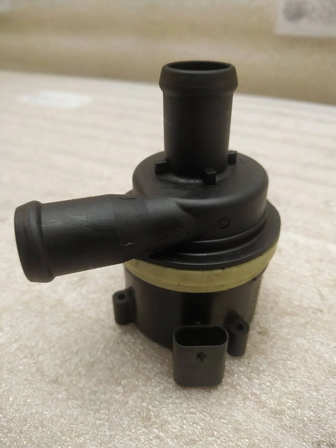 Насос (помпа) электрический Volkswagen Touareg 2 7P6 2011