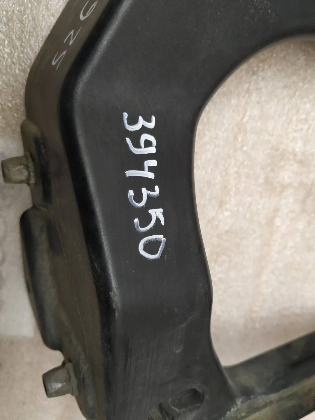 крепление фары (кронштейн фары) правой Volkswagen Touareg 2 7P6 2012