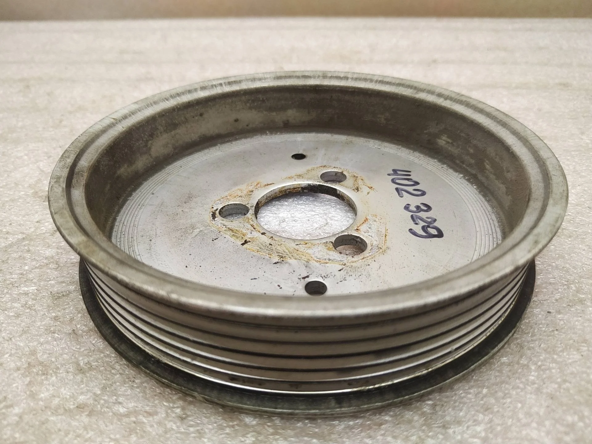 шкив помпы Volkswagen Touareg 2 7P6 2011