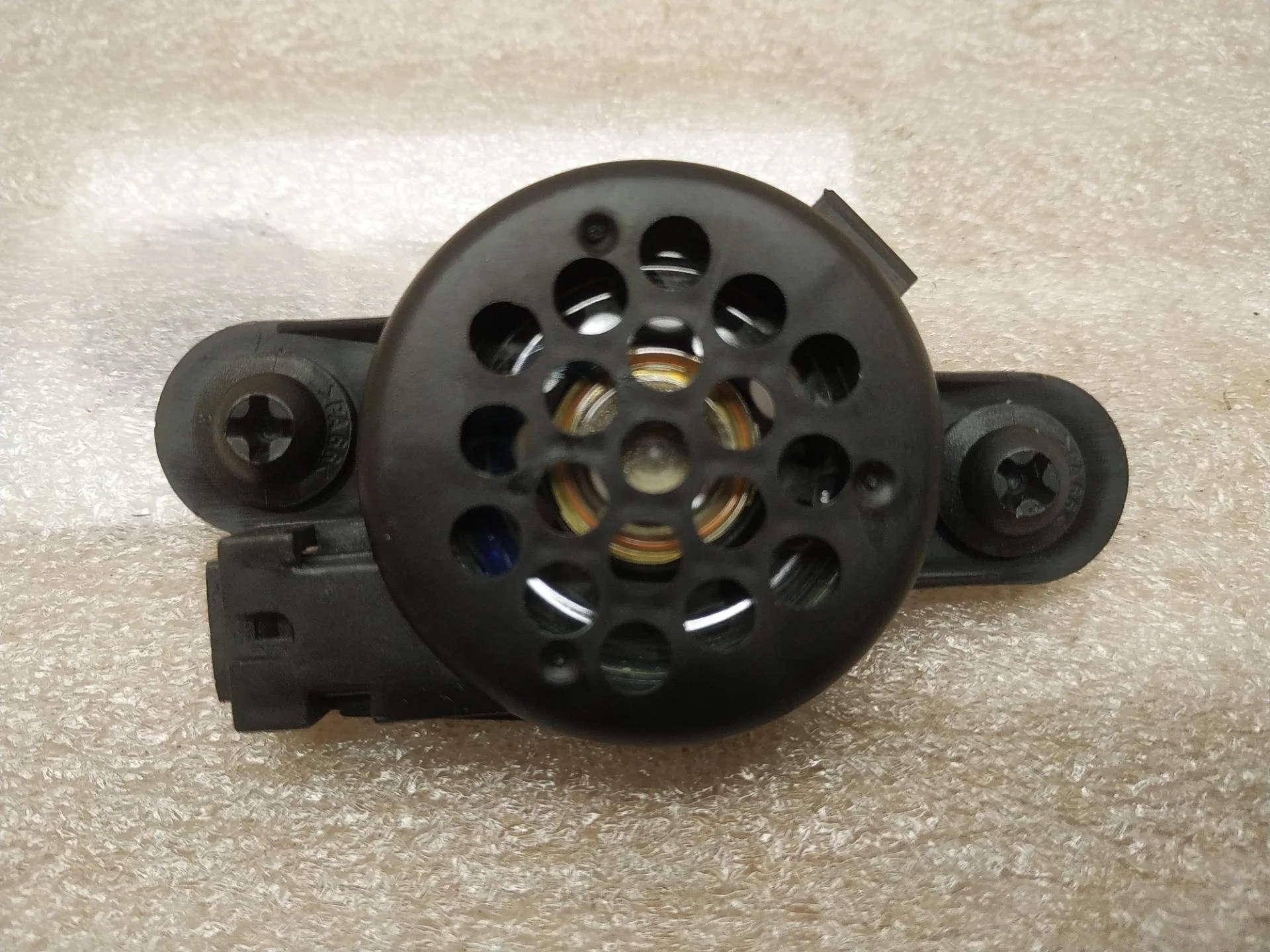 динамик высокочастотный (пищалка) двери Volkswagen Touareg 2 7P6 2011